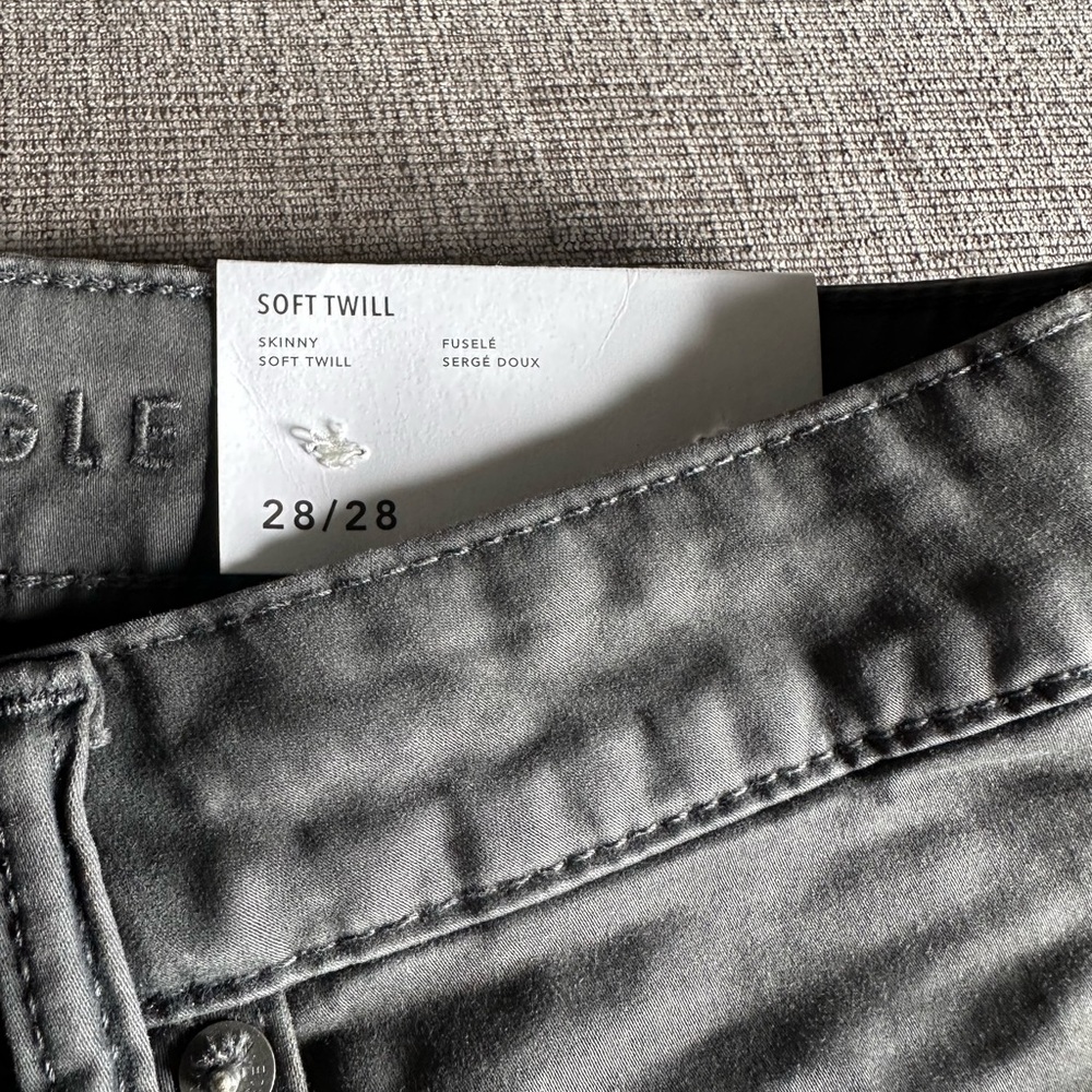 Stylish Gray Jeans - Picture 3 of 3